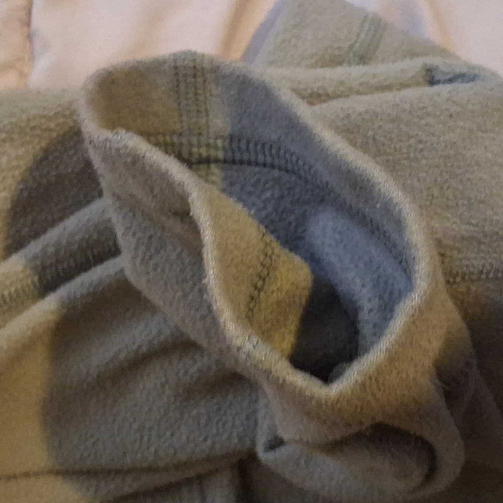Patagonia Womens 1/4 Zip-Up Microfleece Sweater in Light Gray - Picture 3 of 5